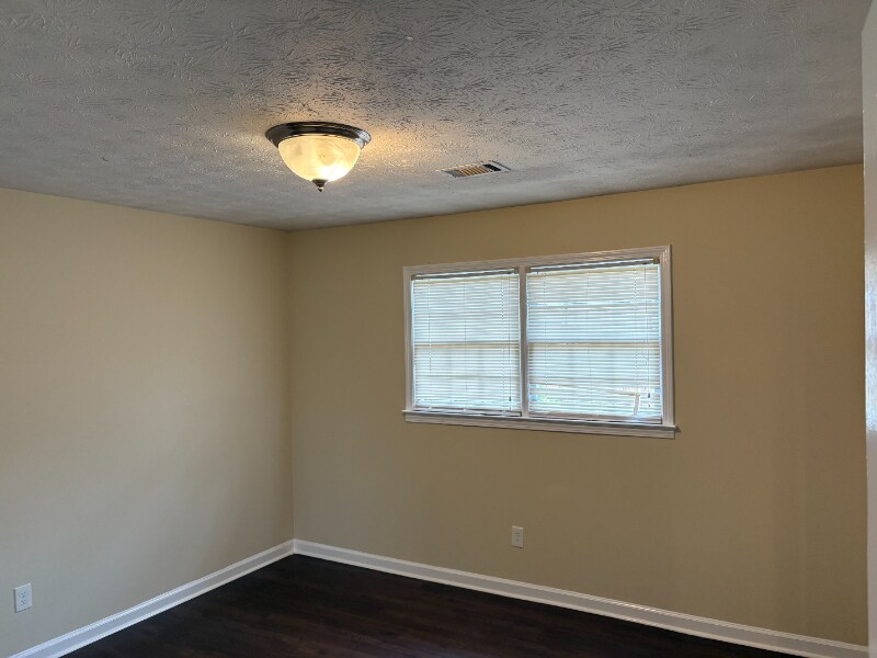 Building Photo - 525 Charleston Ln