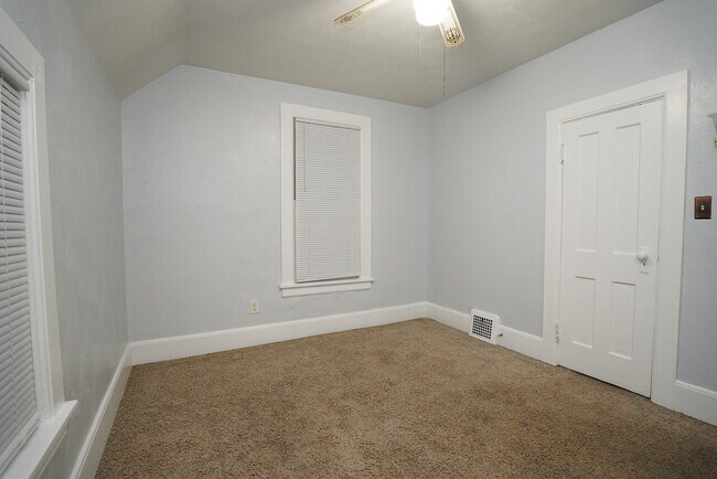 Building Photo - 2112 Miami St