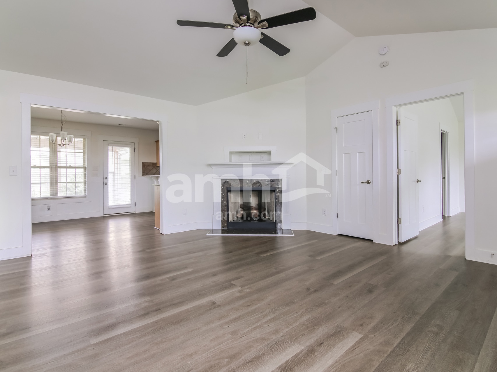 Building Photo - 15 Hanford Dr