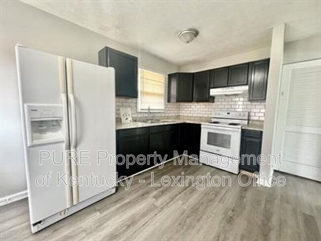 Building Photo - 2483 Thornberry Ct
