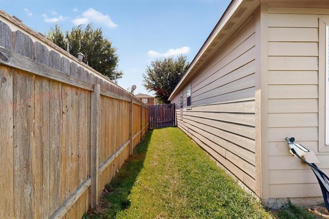 Building Photo - 10045 Quail Glen Dr