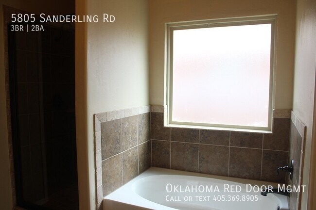 Building Photo - 5805 Sanderling Rd