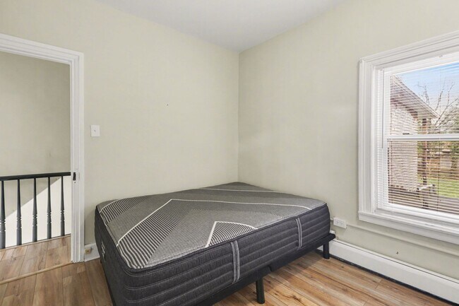 Building Photo - One bed, partially furnished, all utilities included