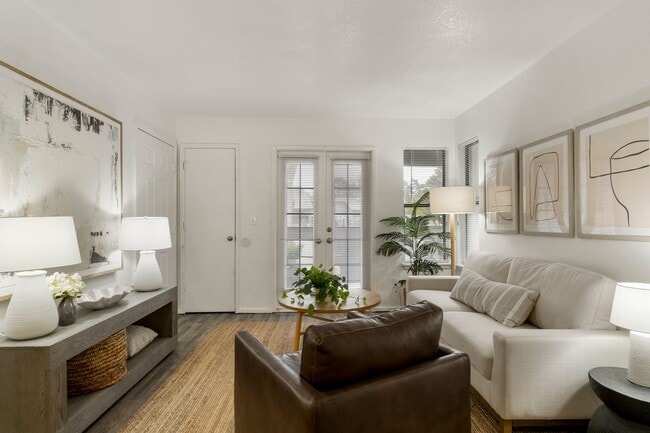 Interior Photo - Hampton Woods