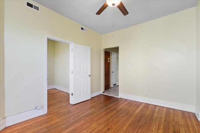 Building Photo - 3107 N Bernard St