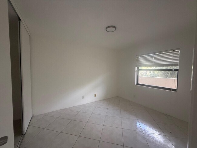 Building Photo - 3050 NW 42nd Ave