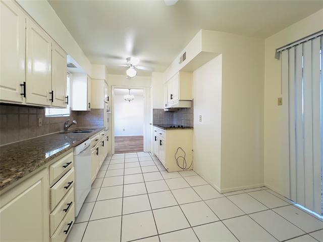 Building Photo - 7040 Briarmeadow Dr