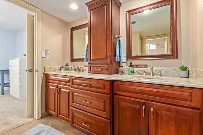 Building Photo - 2326 W Lompoc Cir