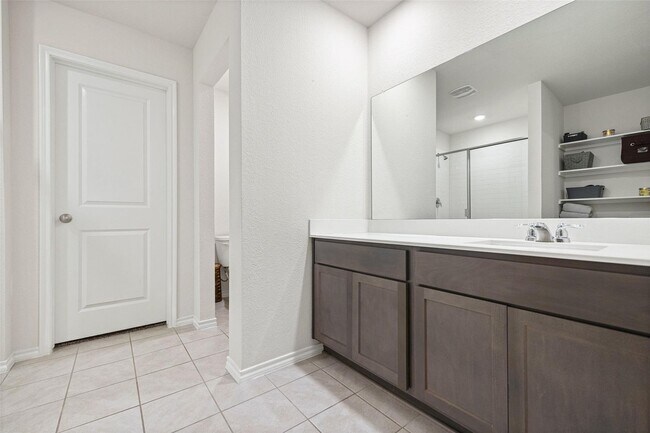 Building Photo - 904 Saddle Horn Way