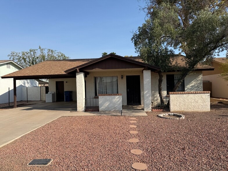 Building Photo - 2105 E Colgate Dr