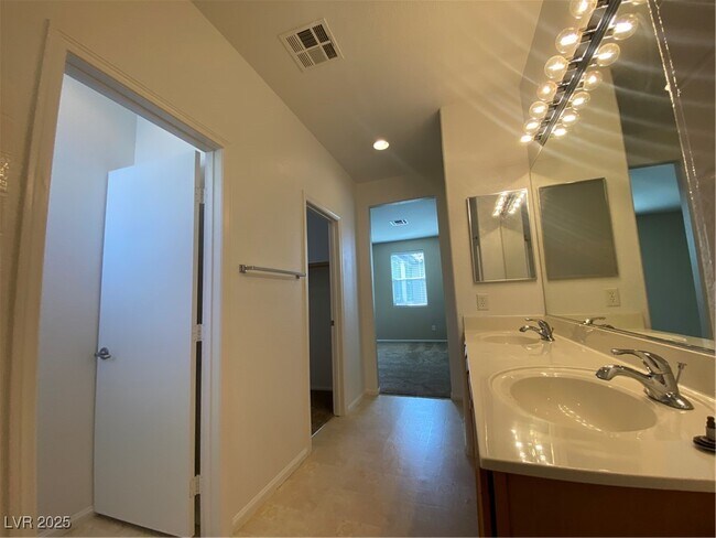 Building Photo - 8425 Orly Ave