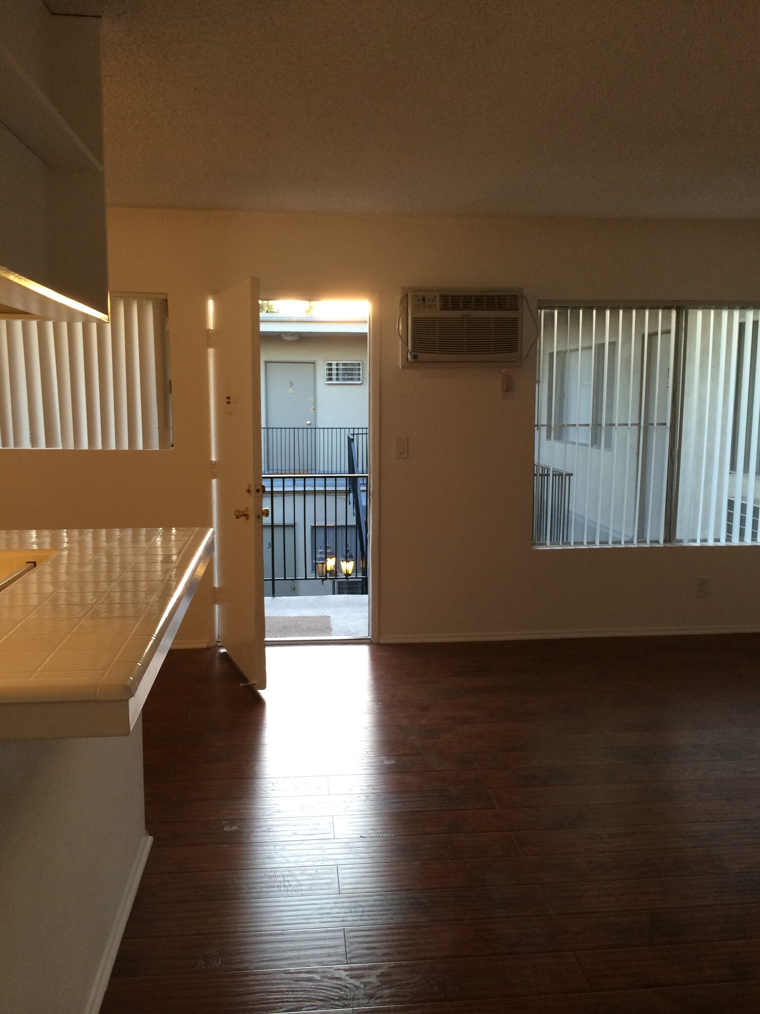 Building Photo - 13855 Burbank Blvd