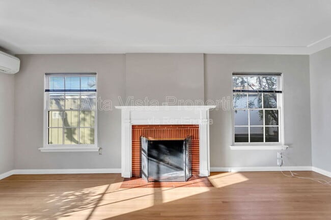 Building Photo - 4865 Lucille Pl