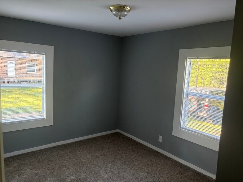 Building Photo - 2075 FM 2625