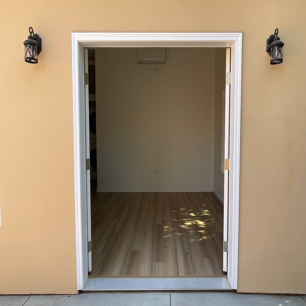 Building Photo - 8045 Norwich Ave