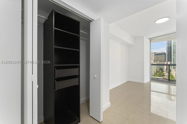 Building Photo - 495 Brickell Ave