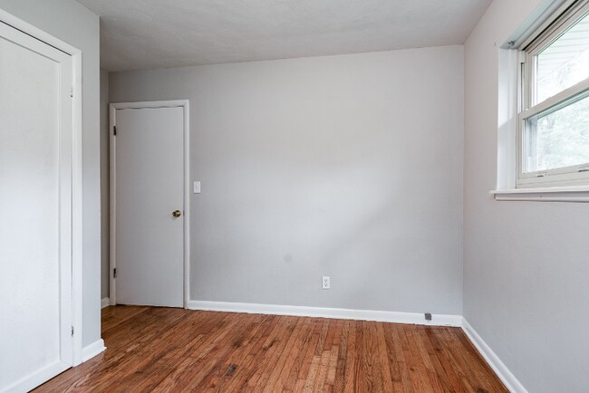Building Photo - 4126 Pauls Ln