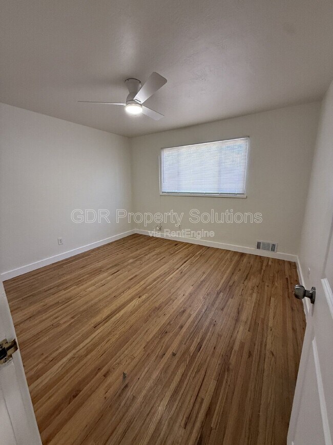 Building Photo - 1317 Espanola St NE