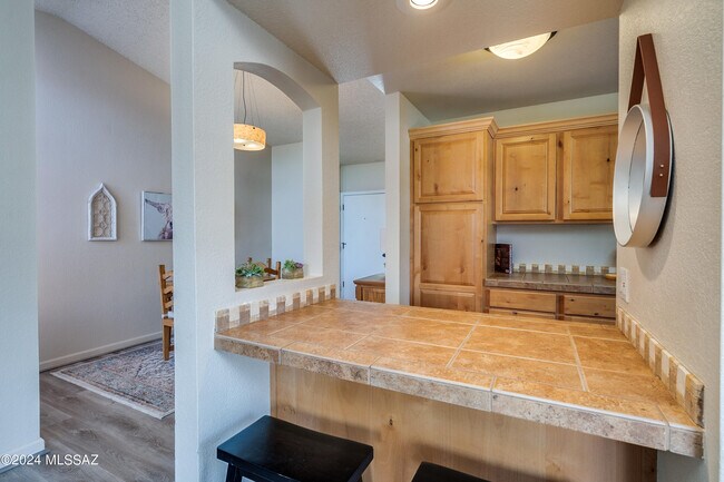 Building Photo - 6441 N Tierra De Las Catalinas