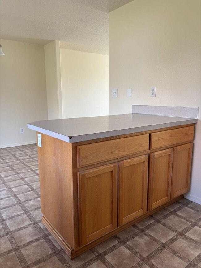 Building Photo - $500.00  OFF  1ST  FULL  MONTH'S  RENT   F...