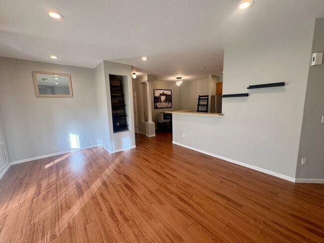 Building Photo - 9518 W San Juan Cir
