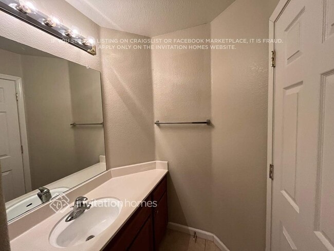 Building Photo - 719 Regency Park Cir