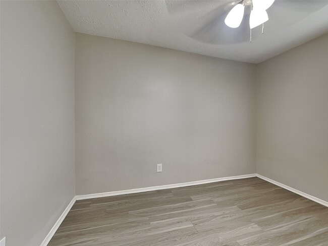 Building Photo - 8615 Riverside Walk Ln