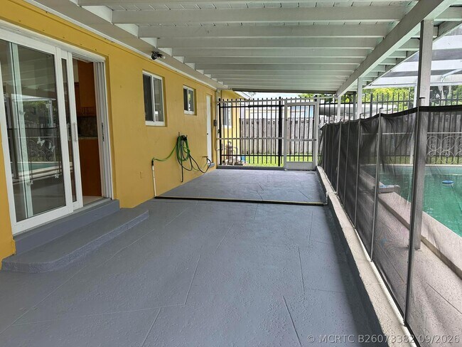Building Photo - 1316 NW 15th Pl