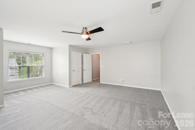 Building Photo - 14417 Laurel Tree Ln