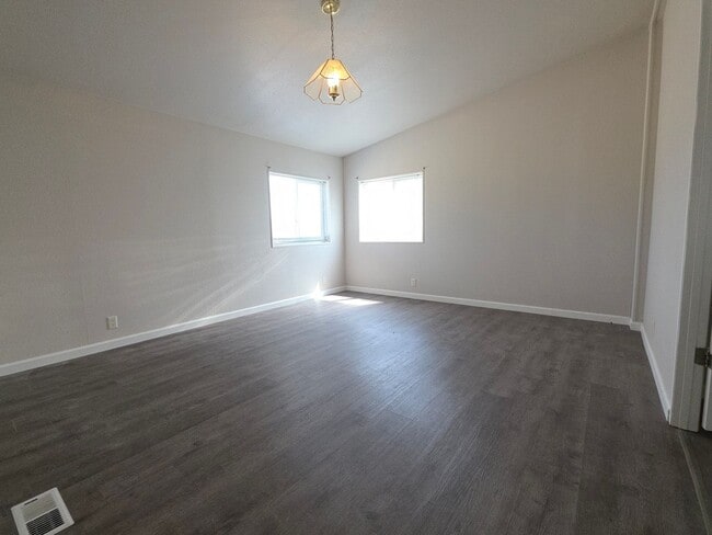 Building Photo - Charming 3 Bedroom Home on Large 5 Acre Pr...