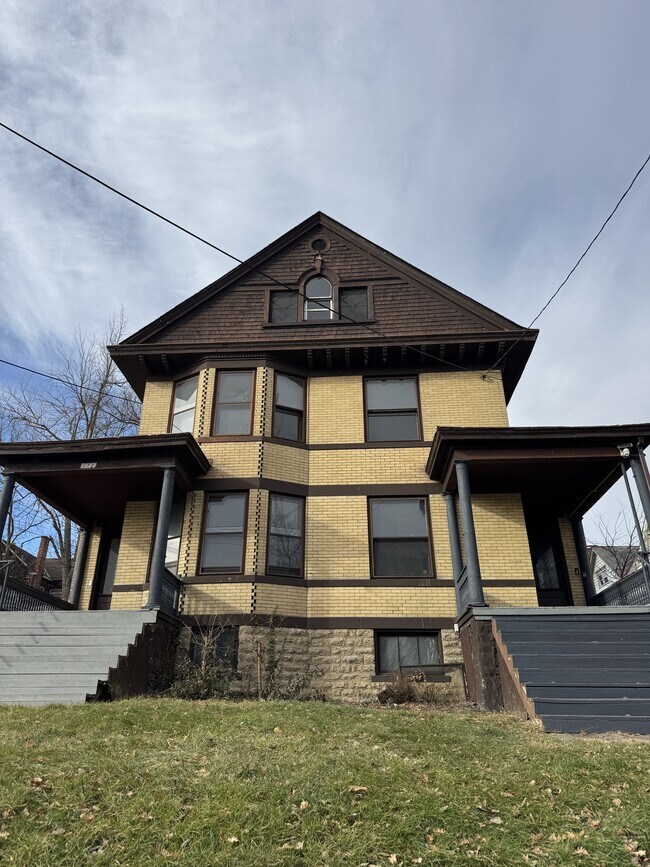 Building Photo - 2241 Burnet Ave