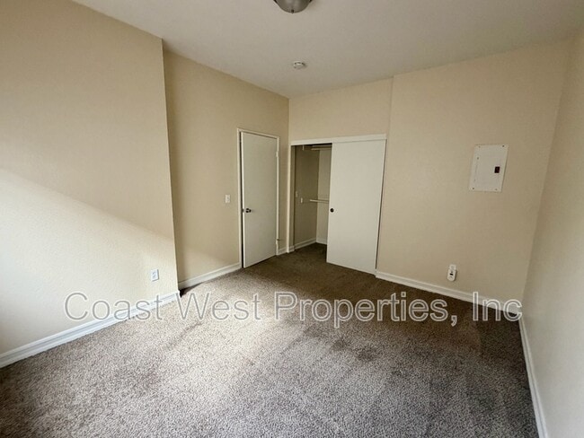 Building Photo - 4695 Bancroft St