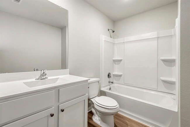 Building Photo - 6410 Elm St