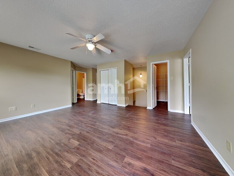 Building Photo - 10215 Noble Ct