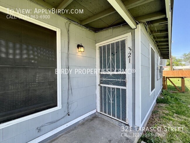 Building Photo - Charming 2-Bedroom Duplex in San Antonio, ...