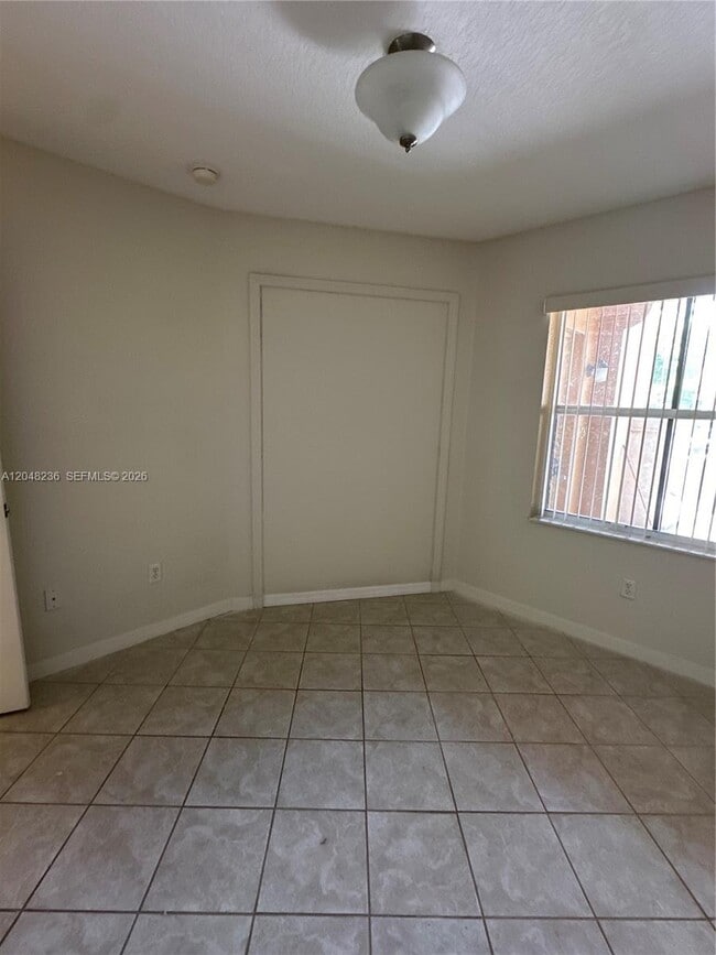 Building Photo - 4952 Tradewinds Ter