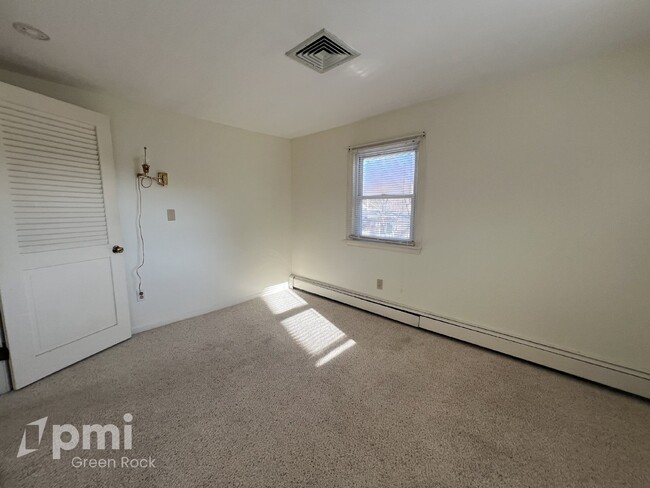 Building Photo - 2 Bedroom Apartment in Seabrook