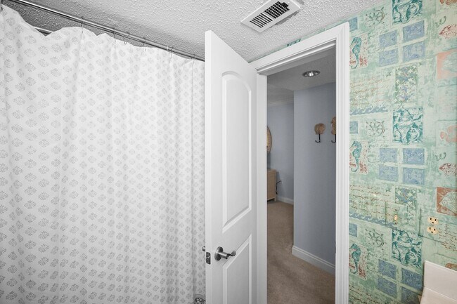 Building Photo - 4610 White Ave