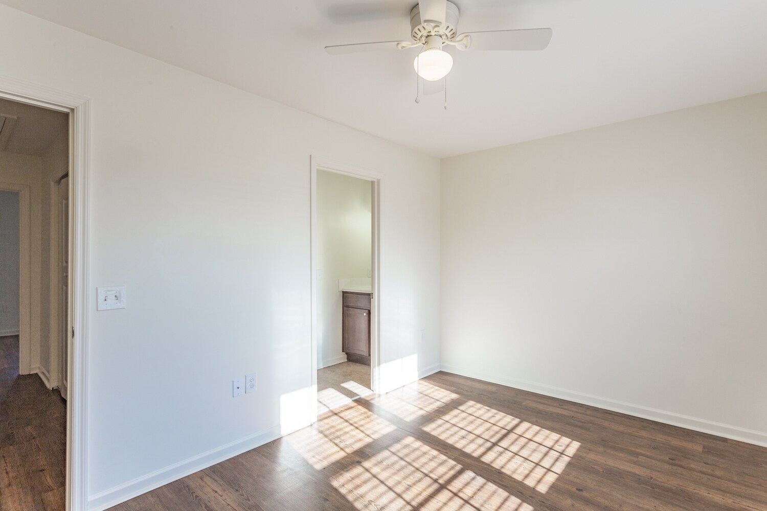 Building Photo - 274 Trunk St NE