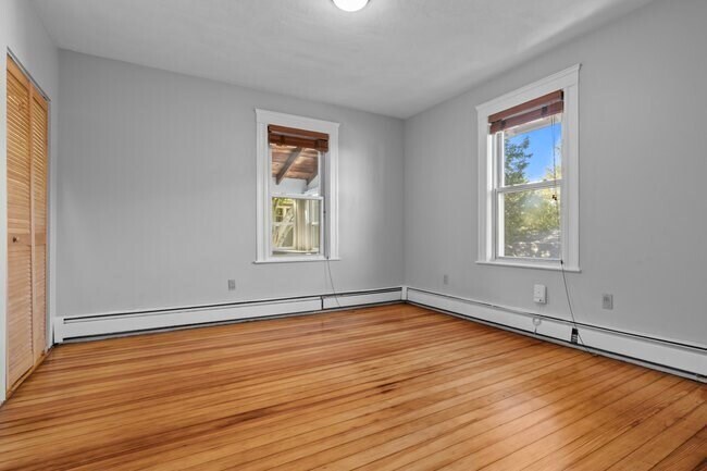 Building Photo - 253 Sycamore St