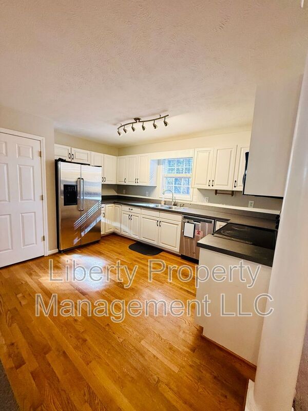 Building Photo - 48 Commonwealth Ct