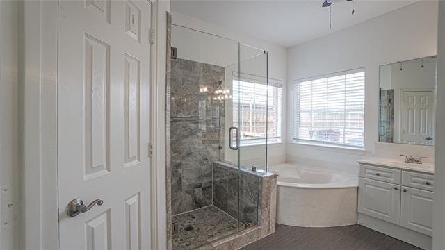 Building Photo - 17744 Knollmeadow Ln