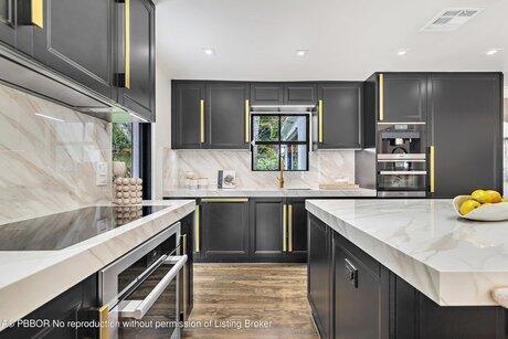 Building Photo - 217 Avila Rd