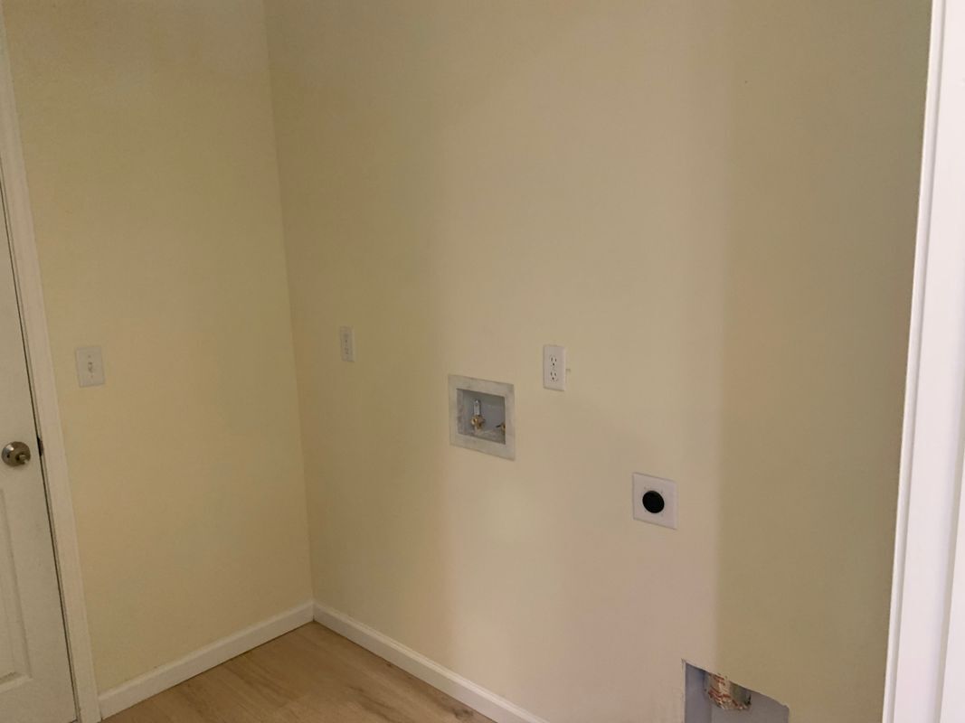 Building Photo - 5871 Collins Rd