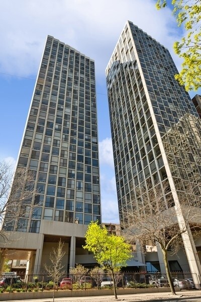 Building Photo - 345 W Fullerton Pkwy