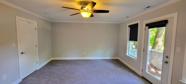 Building Photo - Beautiful 2 story home in heart of Church ...