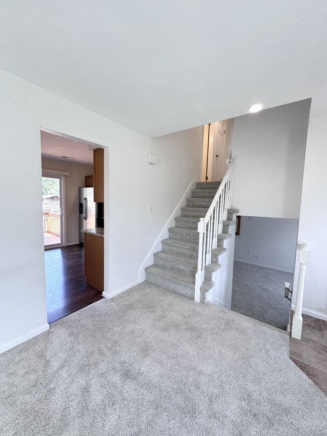 Building Photo - Charming Updated Home in Prime Chesapeake Location – Spacious Layout & Modern Touches!