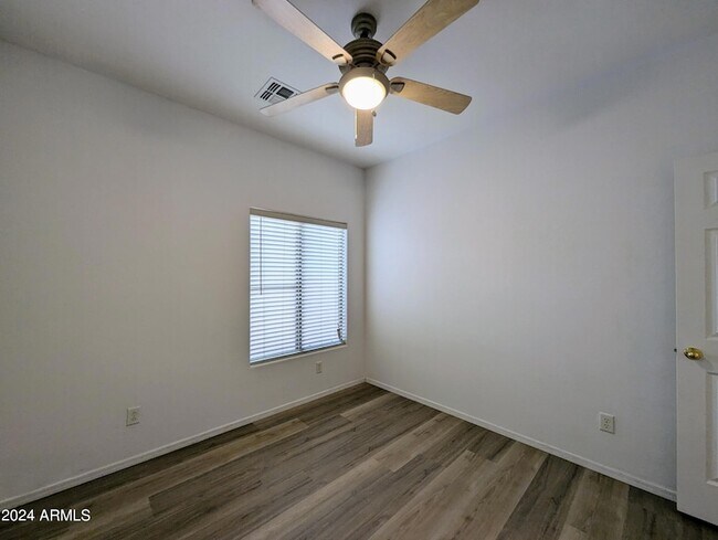 Building Photo - 1530 E Branham Ln