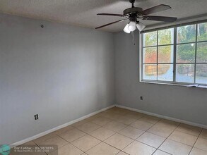 Building Photo - 4808 N State Rd 7