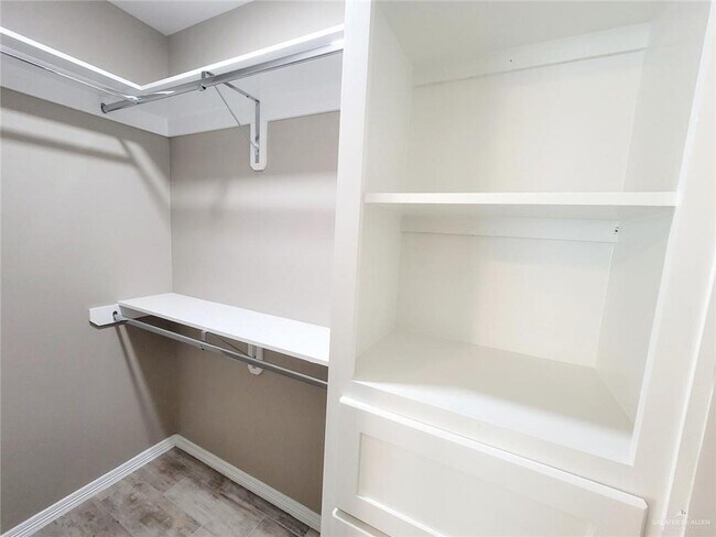 Building Photo - 14 Alta Vista Dr